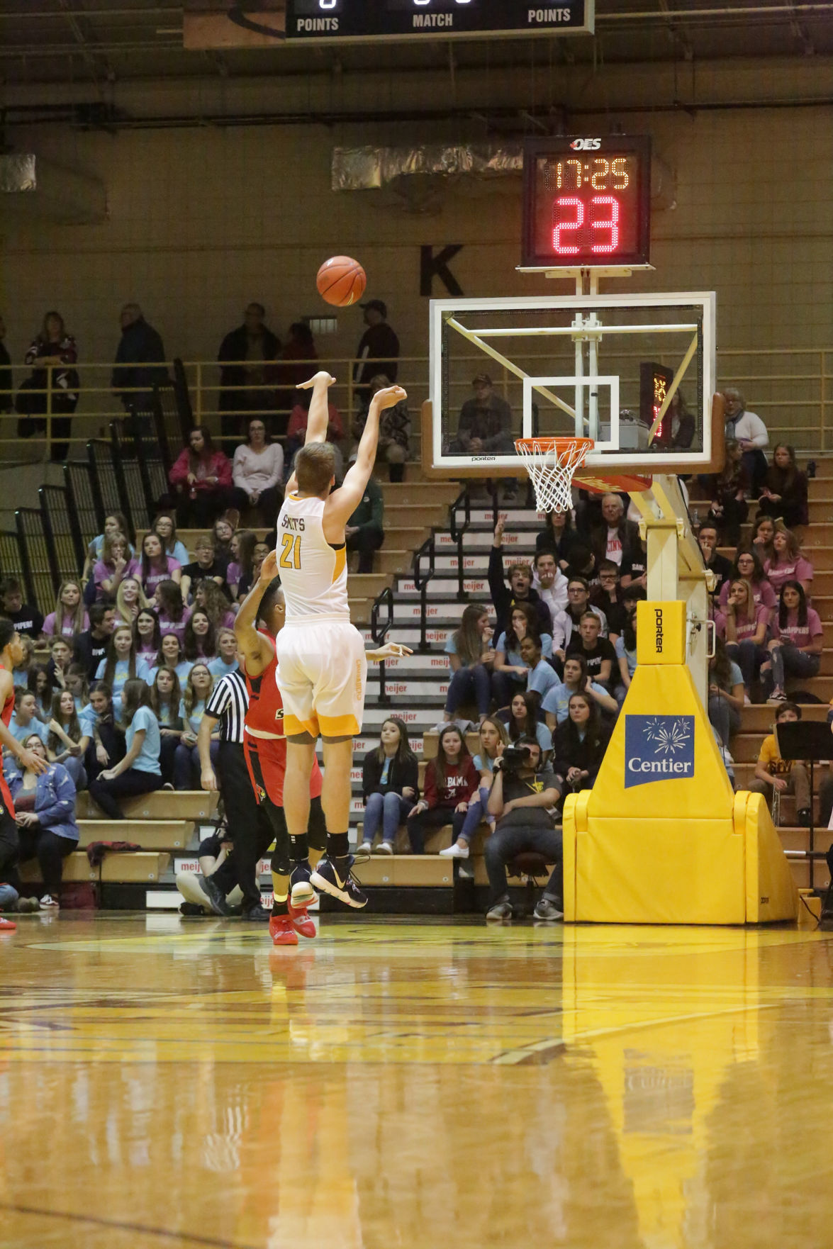 Valparaiso University beats Illinois State in men's basketball